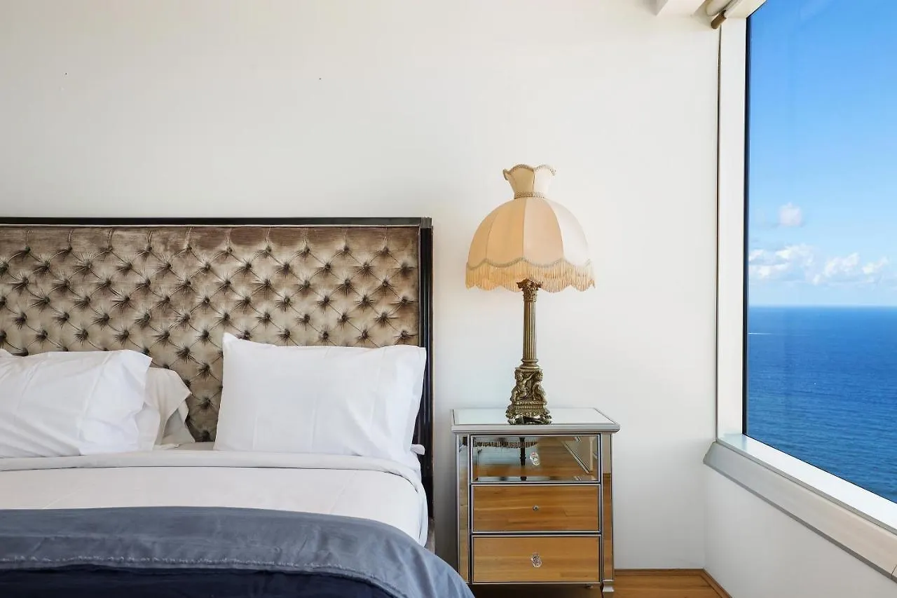 Apartment Tallest Tower Skyhomes | 9 Hamilton Avenue Gold Coast Australia