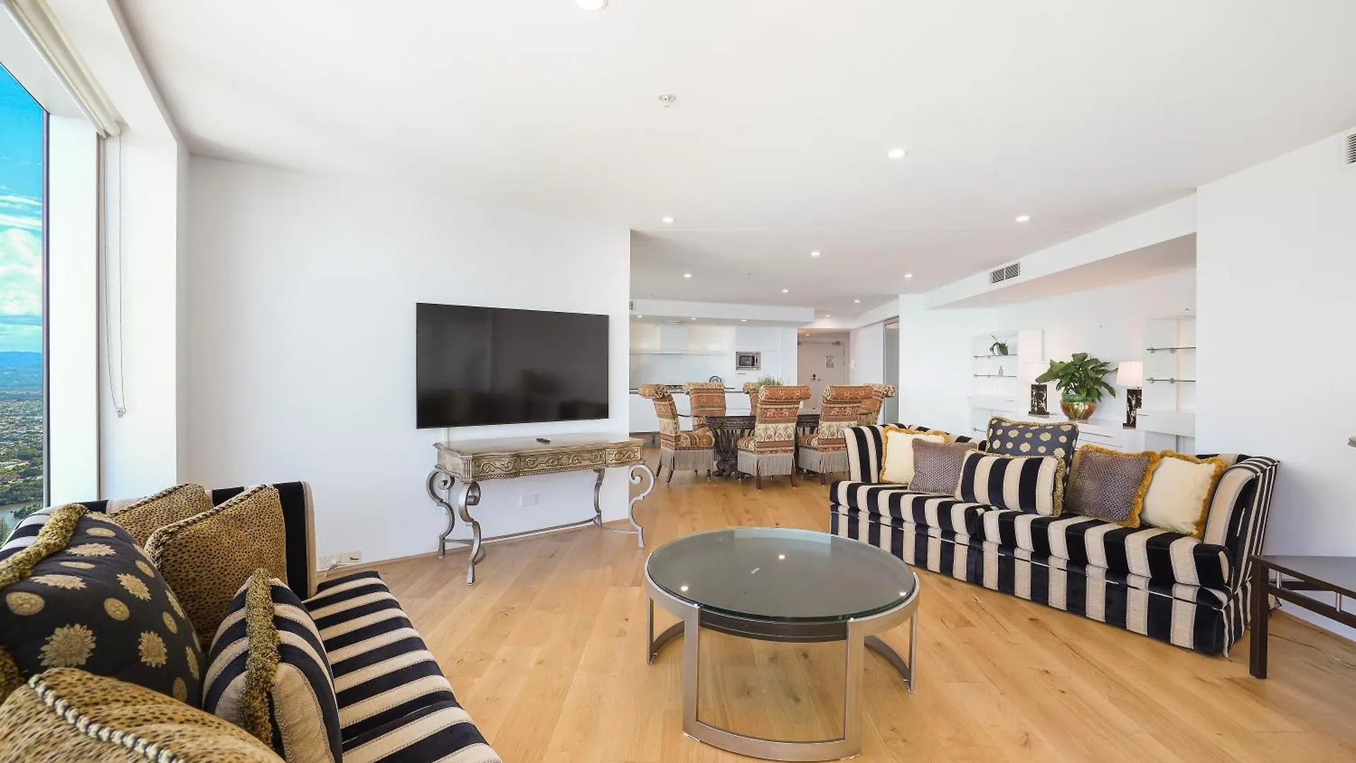 Tallest Tower Skyhomes | 9 Hamilton Avenue Gold Coast Apartment