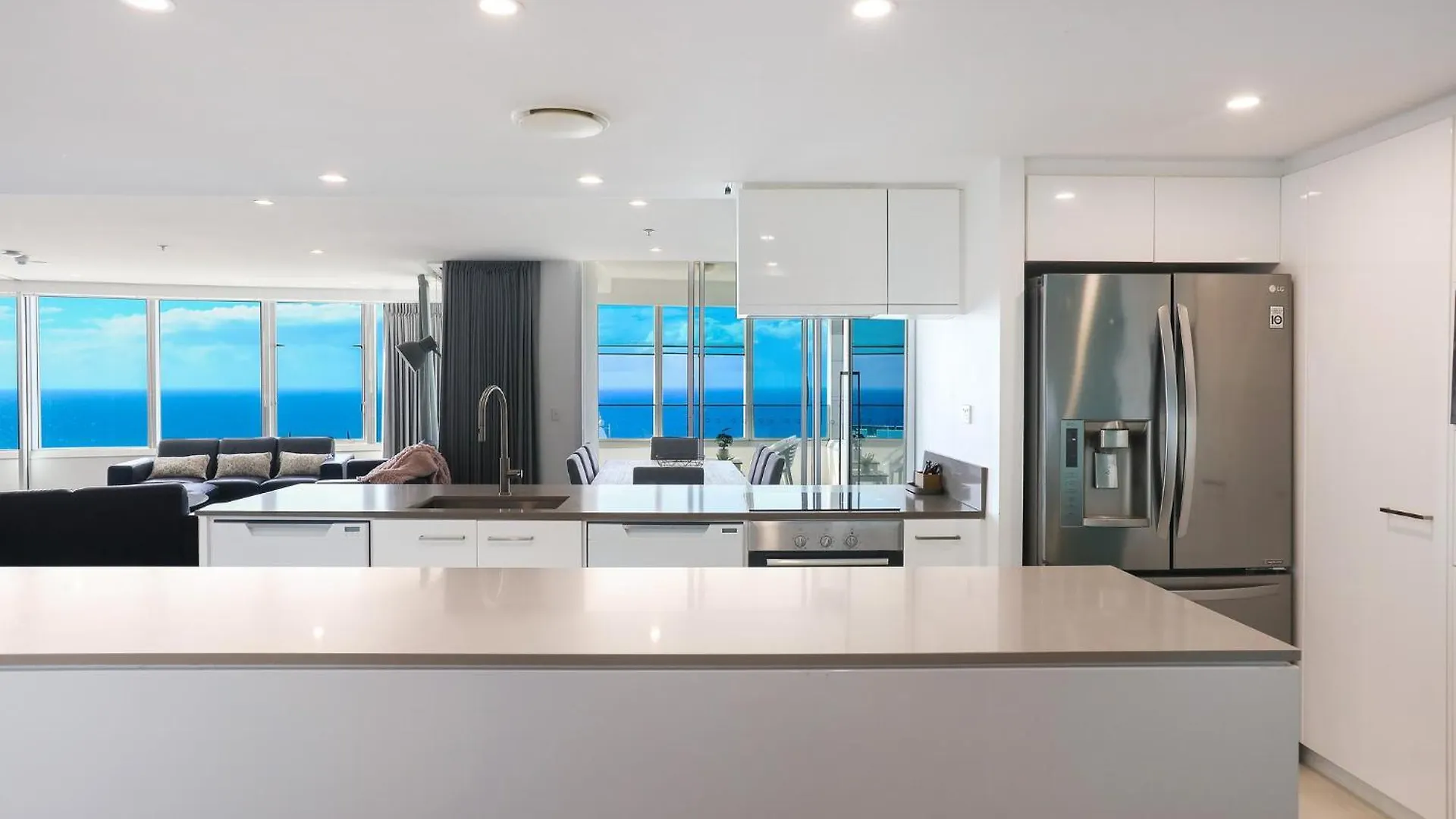 Tallest Tower Skyhomes | 9 Hamilton Avenue Gold Coast 0*,