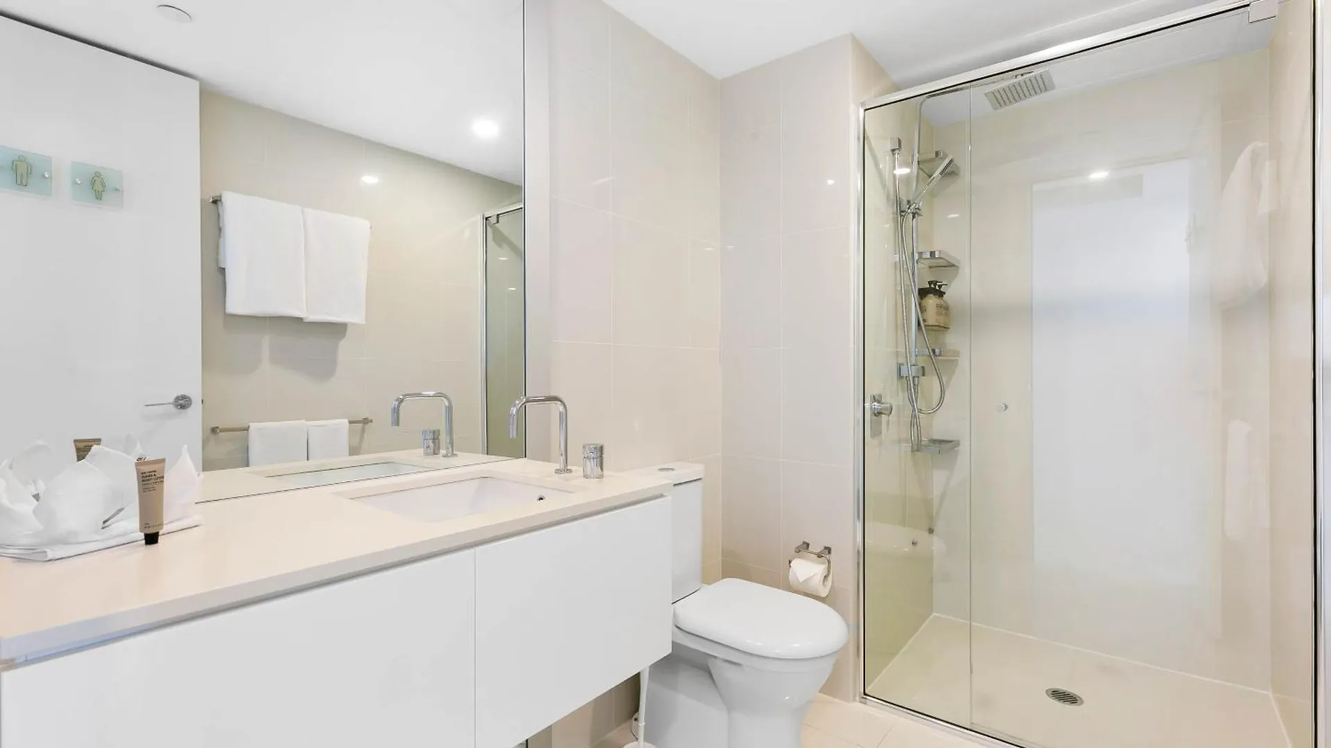 Tallest Tower Skyhomes | 9 Hamilton Avenue Gold Coast 0*,
